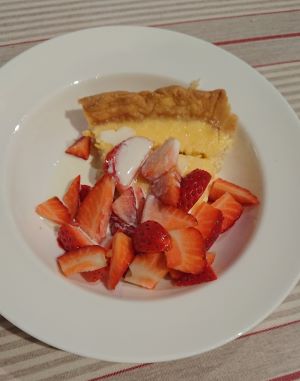 lemon tart, strawberries.jpg
