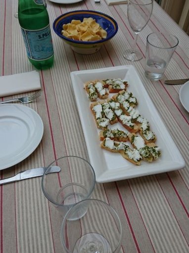 Pesto and goat's cheese on foccaccia.JPG
