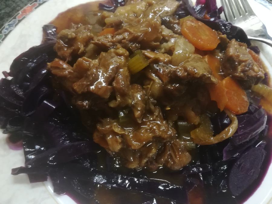 Oxtail and braised red cabbage.jpg